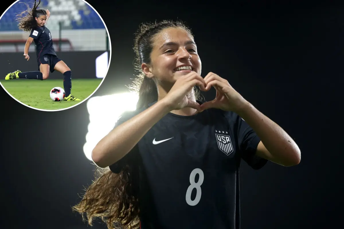 ظهرت لورادانا باليتا لأول مرة بهدفين مع منتخب الولايات المتحدة تحت 17 سنة في فوز تاريخي