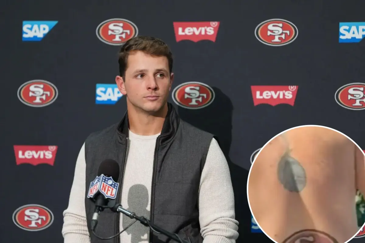 أصبح معجبو فريق 49ers من الذكور ينتشرون على نطاق واسع بسبب وشم ضخم على شكل ختم متشرد